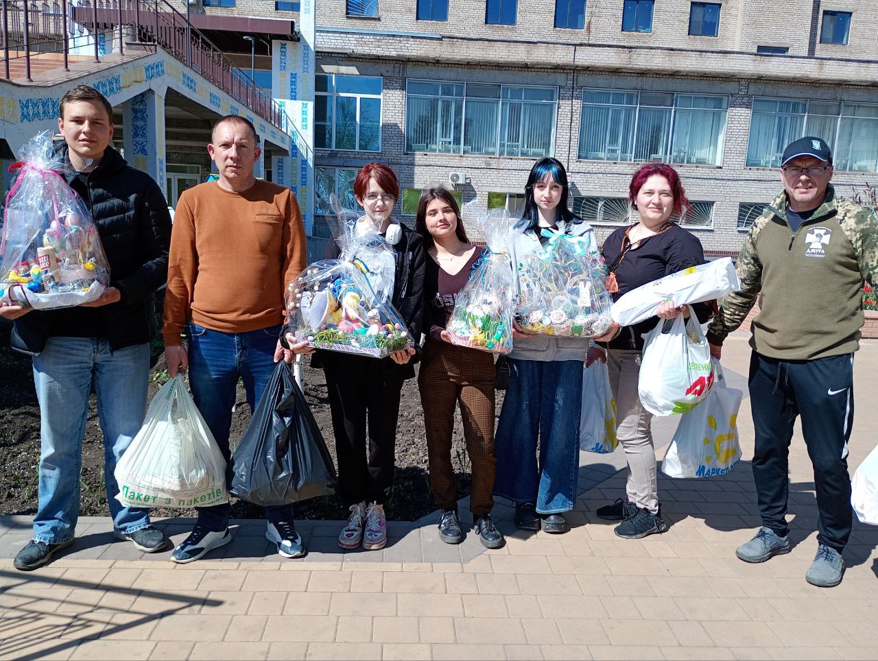 Світло великоднього тепла – для тих, хто боронить Україну: КЦПОММ підтримує поранених захисників