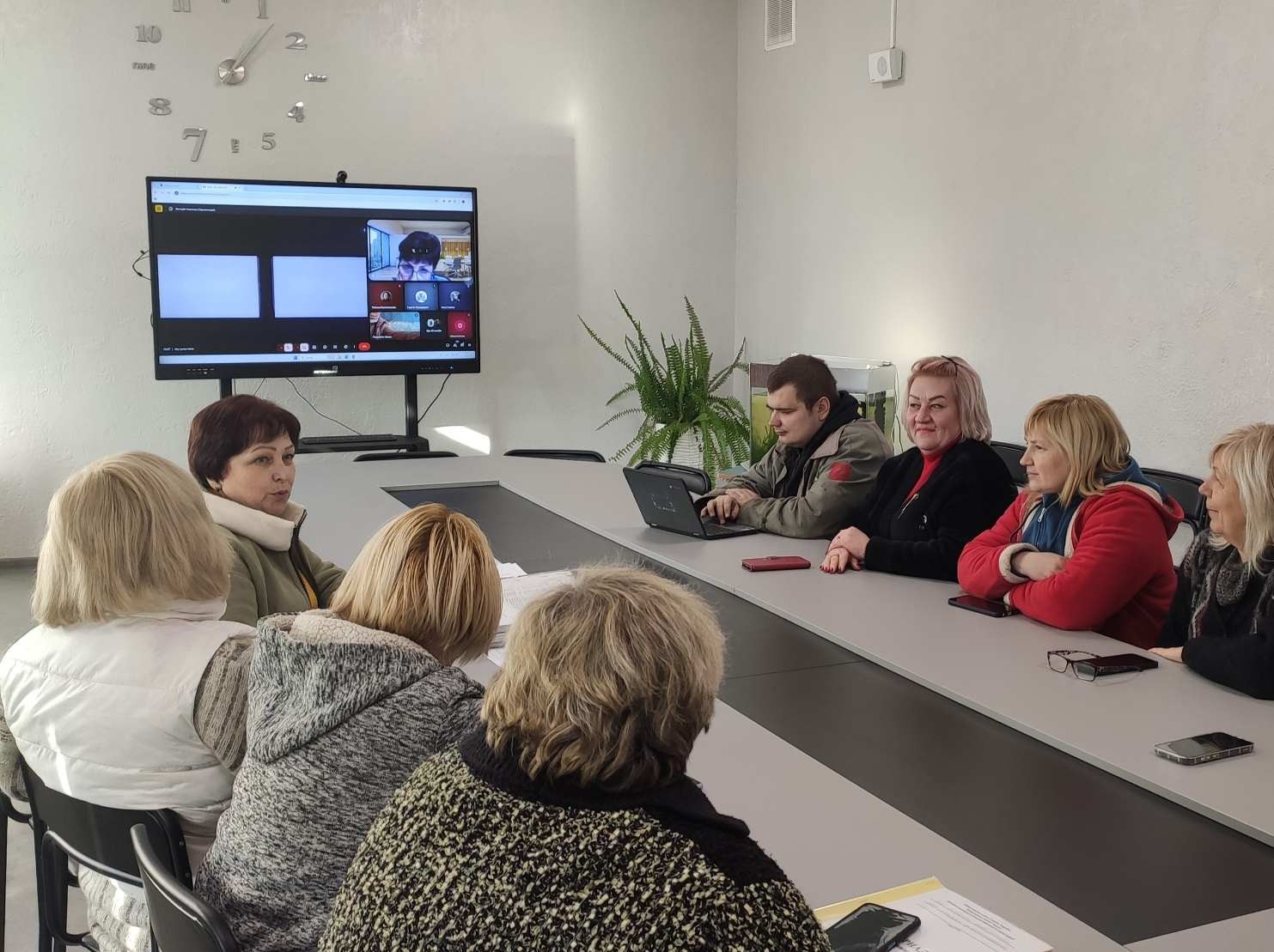 0 02 05 f07a5476052f8d1f9d78a6b9675c32c3325b75a20120b251aa7267e92dd9896d b553153ba06d4664